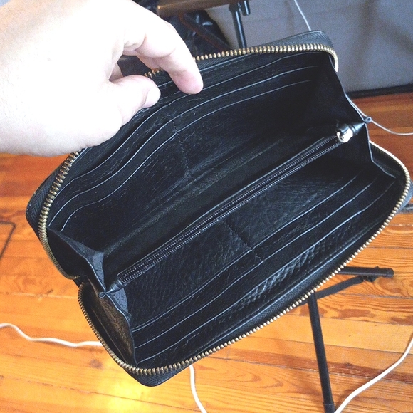 Michael Kors wallet - Picture 11 of 15